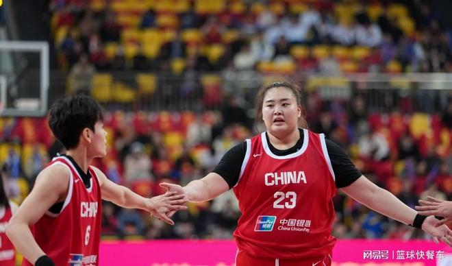 中国女篮最强阵容出炉！四大中锋联手出击：宫鲁鸣要横扫世预赛了