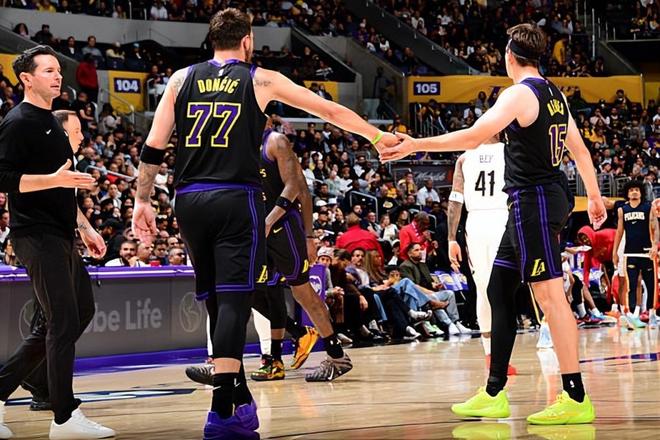 末节总算是回暖了，但湖人后场大将也需要提升自己的状态稳定性？