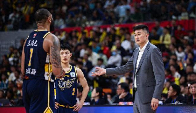 今年季后赛！广东男篮为什么争议这么大？