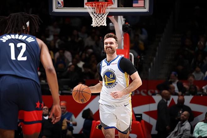 无法理解的安排！为什勇士还愿意给这位替补控卫大量的出场时间？