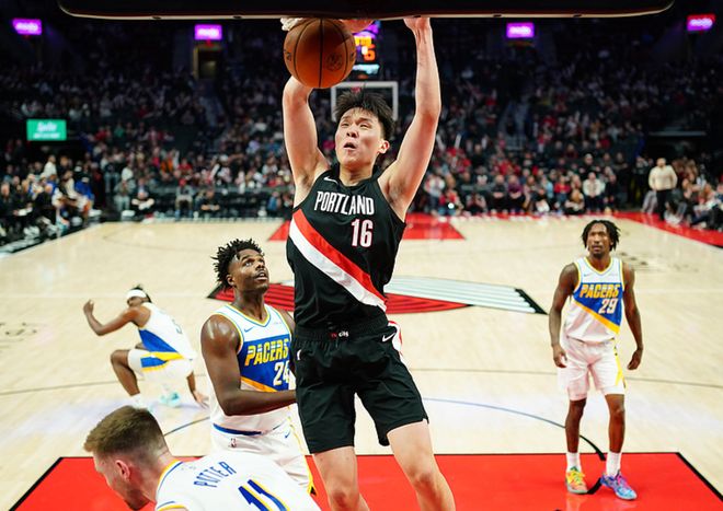 西部排名又变了：马刺创NBA奇迹，森林狼收大礼，4队排名互换