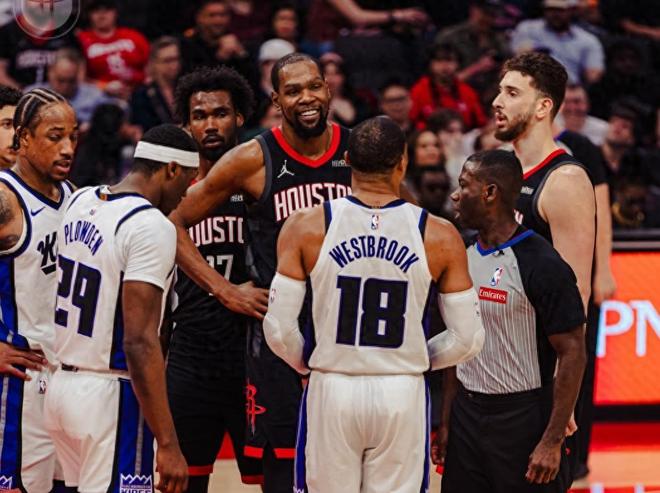 场均20+4+5！又一个库里诞生，被下放发展联盟，却逆袭成火箭基石