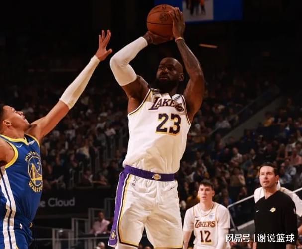 湖人无缘逆转雷迪克推卸责任，两内线受伤影响大，对手阵容更残缺