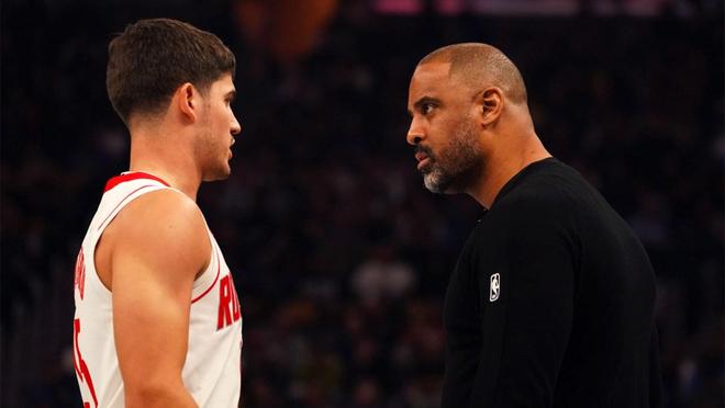 火箭队主帅对谢泼德的怒吼，成为第五场击败湖人队的关键时刻