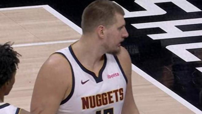 东契奇30分湖人加时绝杀掘金，约基奇体力不支湖人逃过一劫