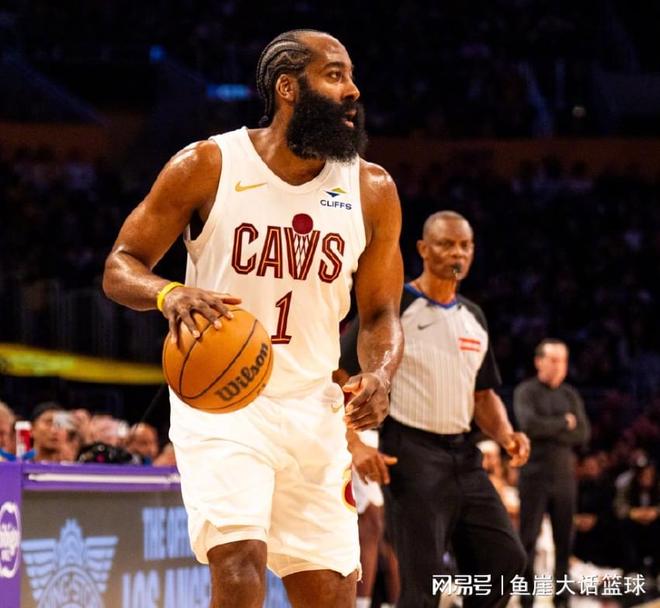 骑士两大败因出炉，哈登无奈！米切尔毫无借口，湖人旧将不该重用