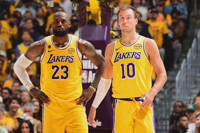 湖人G1的"冷静"从哪来？一个新教练的战术实验