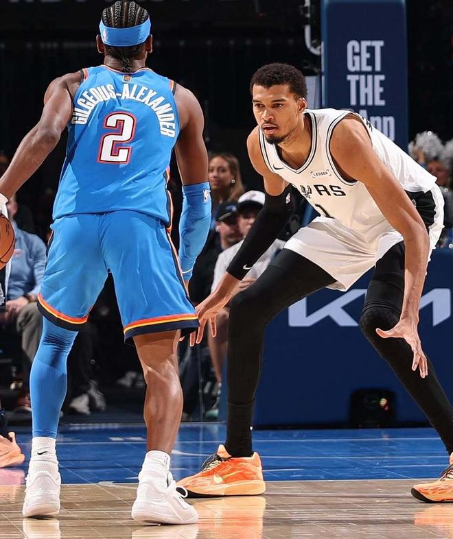 文班14+10！马刺51-44雷霆，看数据：他就是头号功臣！