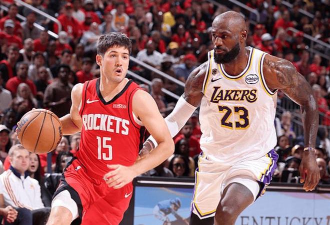 拒绝4-0横扫！一场丑陋的胜利，湖人晋级失败，詹姆斯10分8失误