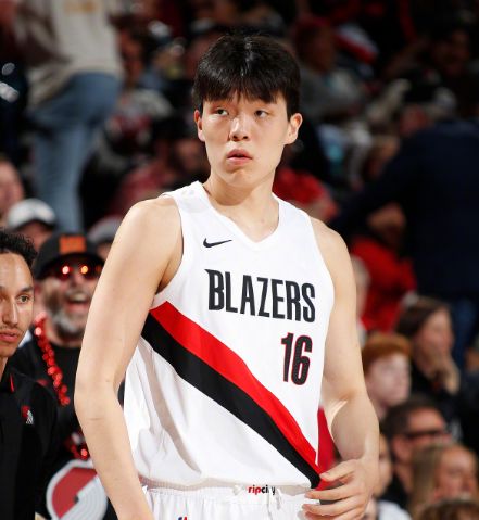 开拓者击败快船，杨瀚森获2分钟出场时间，全场0分0篮板0助攻！