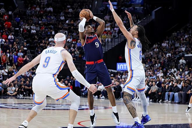 弱点不断被暴露出来！快船后场新援的打法本身就有很强的局限性？