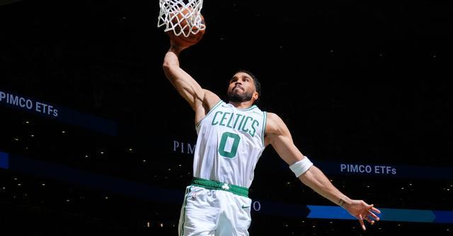 布朗塔图姆合砍51分 凯尔特人32分大胜76人