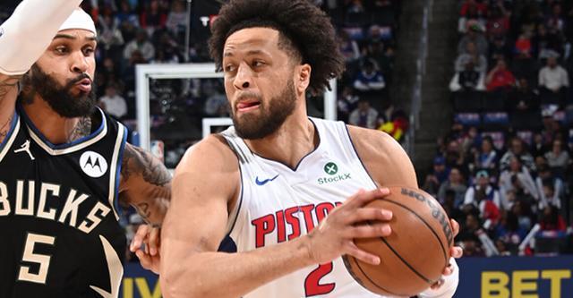 坎宁安复出13+10杜伦21+9 活塞主场大胜雄鹿