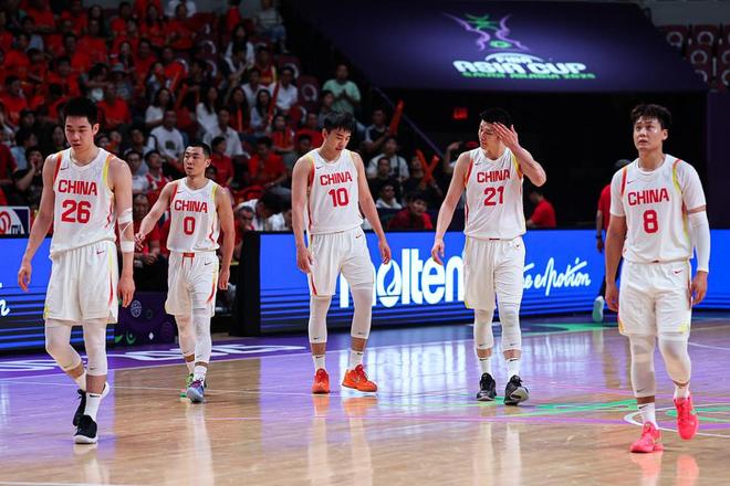 官宣！男篮14人名单！赵睿领衔，郭士强主动调整8人，庞峥麟落选