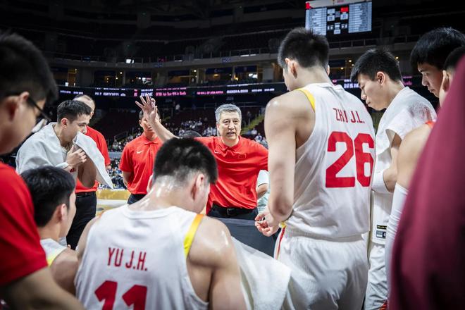 记者:赛后篮协主席、郭士强和赵睿都哭了,大家压力确实很大