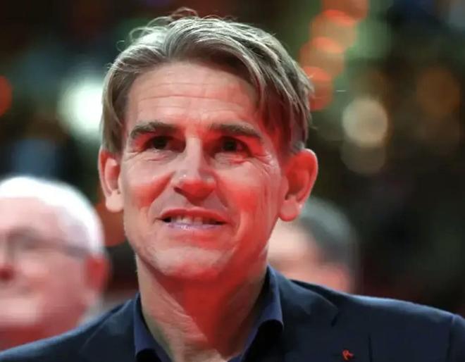 法尔克：弗罗因德越过经纪人联系了于帕，与其就续约达成一致