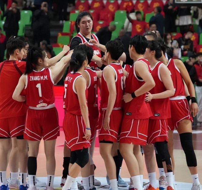 中国女篮74-69巴西女篮！球员评价：4人满分，3人崩盘，3人刚及格