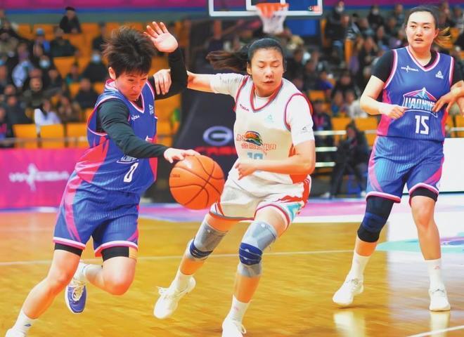 三名辽宁女篮球员入围