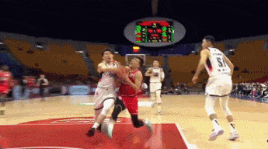 No！郭艾伦痛哭！合同年突发伤病......