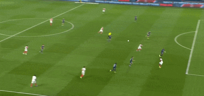 这还是欧冠冠军么？巴黎1-3主场大败，中前场失误极多自信受损