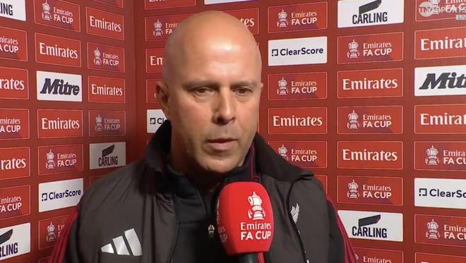 斯洛特：英超我们已经不可能夺冠了，但欧冠资格仍非常重要