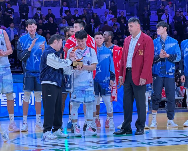 全明星正赛南区大胜北区！徐杰对飙迪亚洛夺MVP，赵睿依然有点迷