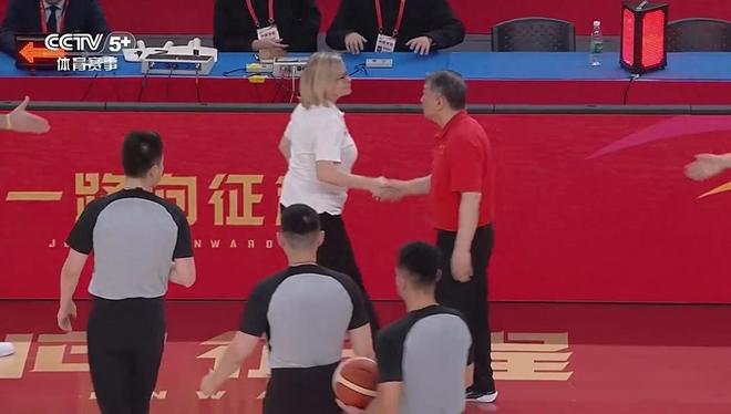 超预期！三场热身赛轰40分17板，力压张子宇，球迷：世资赛带上她