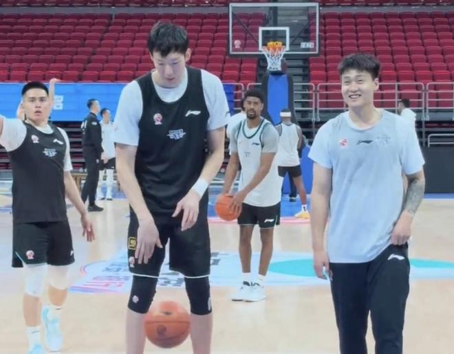 周琦谈眼睛伤势：就那样，反正也好不了，坏也就那样了