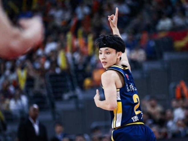 广东惜败之夜还需理性看待！徐杰低迷另有他因，麦考尔验货成功！