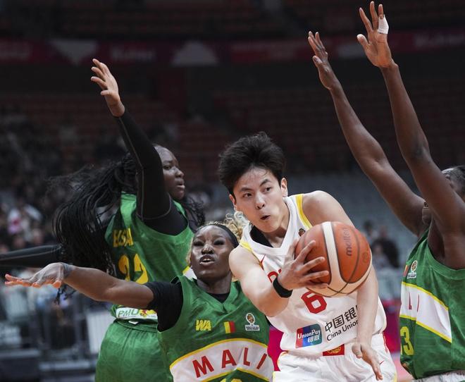 主场亮剑夺开门红！中国女篮81比68力克马里女篮，拿下世界杯资格赛首胜