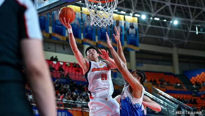 首秀就碰上逆转惨案，仅仅得到8分2板2抢断，广东白等一个阶段？