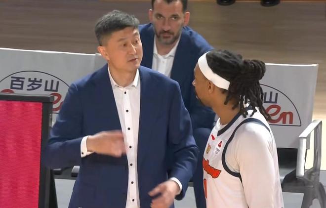 广东男篮主教练杜锋遭痛批，北京麦基首秀一般，山东新外援被看衰