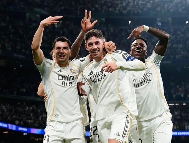 皇马3-0横扫曼城！27岁队长轰22分钟帽子戏法！英超6队竟难求一胜