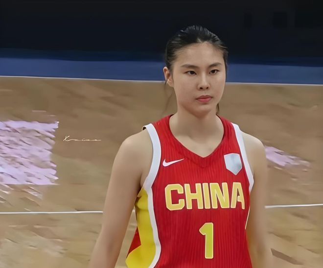 不是王思雨，不是韩旭！中国女篮输15分，有1人要负主要责任