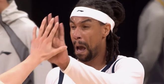 0+0+0！广东逆转深圳他却成全场最失意之人，生涯首次被杜锋弃用