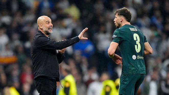 执念误事！瓜迪奥拉伯纳乌“整活”翻车，曼城自毁长城惨败皇马