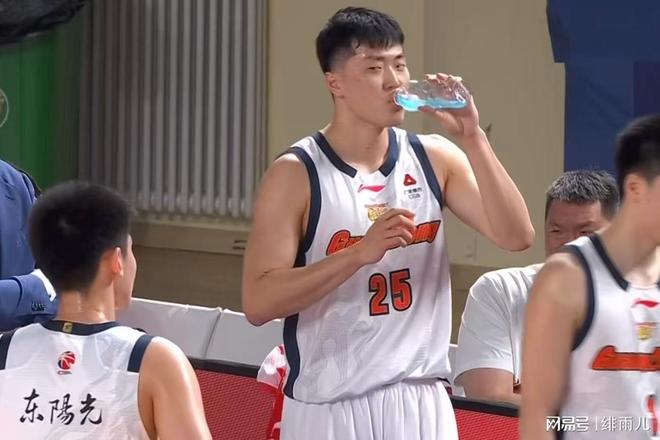 三连败后！广东队被逼弃用张皓嘉，崔永熙请战，杜锋下课危机！