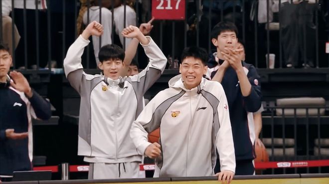 奇兵2记3分拯救杜锋，终结4连败！CBA焦点德比：萨林杰爆发斩旧主