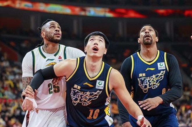 辽粤大战呈一边倒，国内球员得分63比18，手帝大爆发徐杰又0分