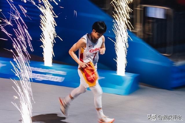 媒体人：杨力维这番言论无疑是有风险的 因为可能会动一些人的蛋糕