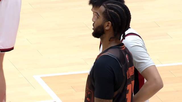 三分哑火，山东男篮13分不敌浙江 高诗岩6中0 新外援不适配体系