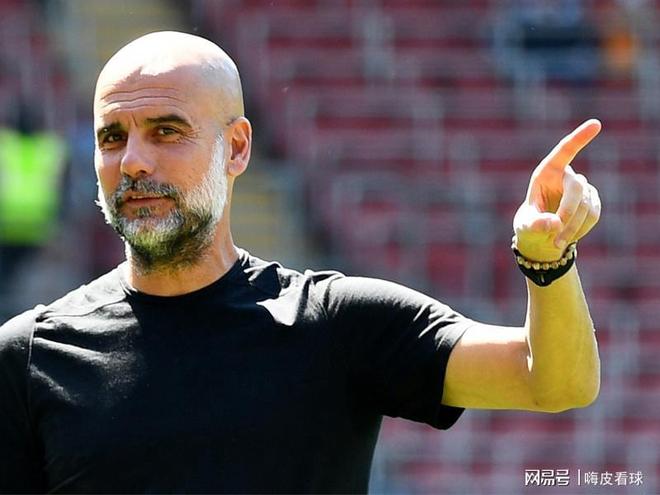 一周丢两冠？阿森纳和曼城，谁会成为下一个利物浦