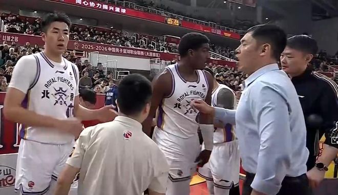 真不容易！差点24分大逆转，山西男篮终结连败，主教练长舒一口气