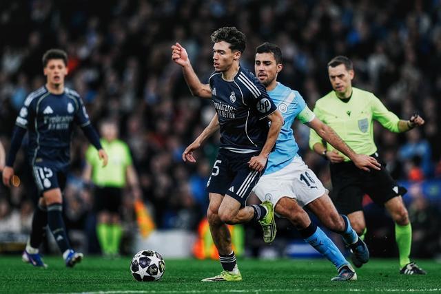 欧冠：皇马淘汰曼城！18岁“新魔笛”连续首发赛后直呼像做梦