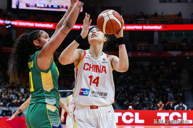 李月汝：我应该更主动和教练组沟通位置 这几场打得别扭+不太高兴