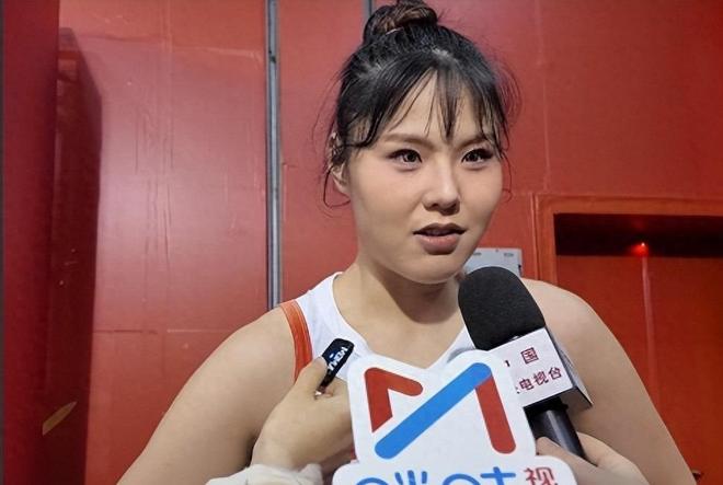 连续多场表现糟糕，李月汝曝与宫鲁鸣发生分歧：我打得不太高兴