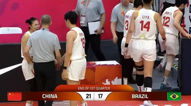女篮首节险胜巴西！韩旭+2后卫齐发挥，替补需调整，篮板还输了！
