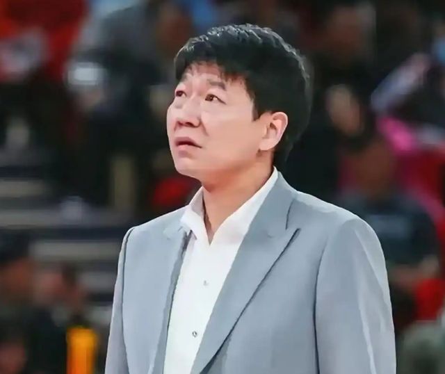 两连败，山东男篮惨败上海的背后是邱彪无计可施：可以考虑外教了