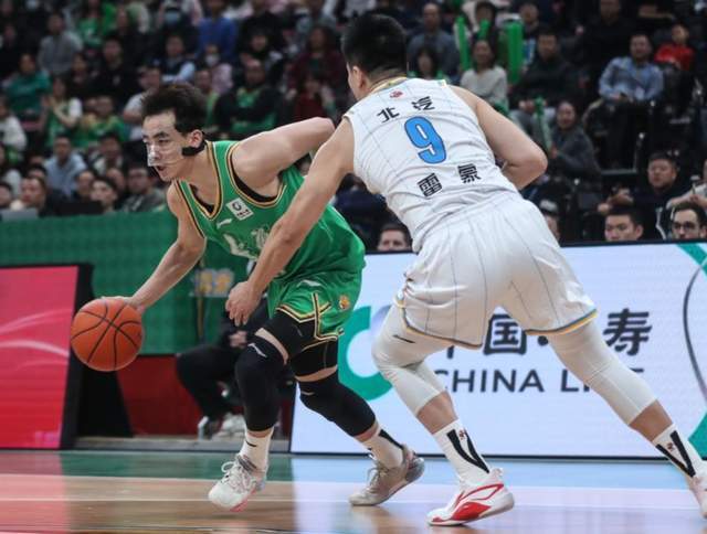 辽宁VS北京胜负难料！赵继伟率队全力复仇，许利民押宝双塔组合？