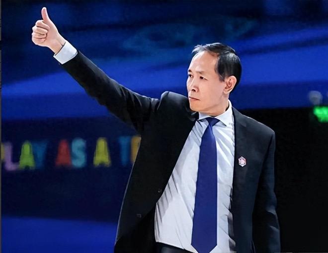 破案了！北京首钢男篮输给福建原因找到，赛后许利民教练一针见血